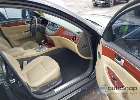 2014 Hyundai Genesis 3.8 z USA, uszkodzony, nr VIN KMHGC4DD2EU259367